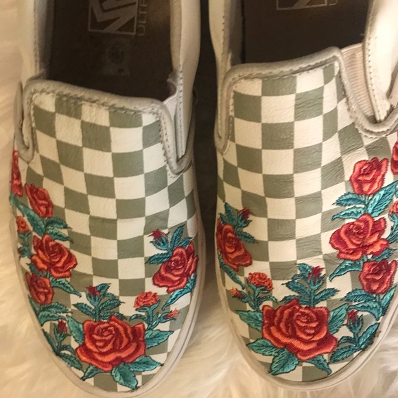 Vans Rose Embroidered Slip On Dx - Picture 3 of 13